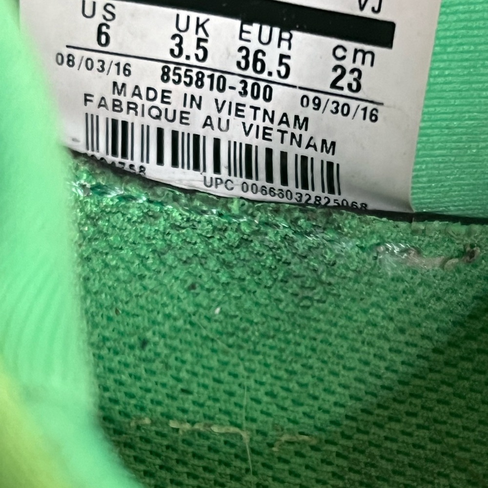 Women's Nike Lunar SkyLux Electro green - Picture 9 of 10